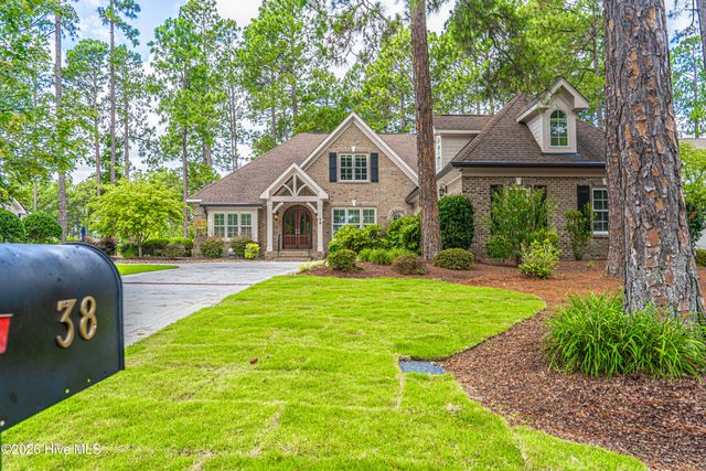 38 E Augusta Lane, Southern Pines, NC 28387