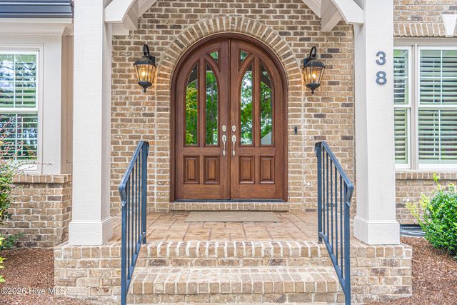 38 E Augusta Lane, Southern Pines, NC 28387