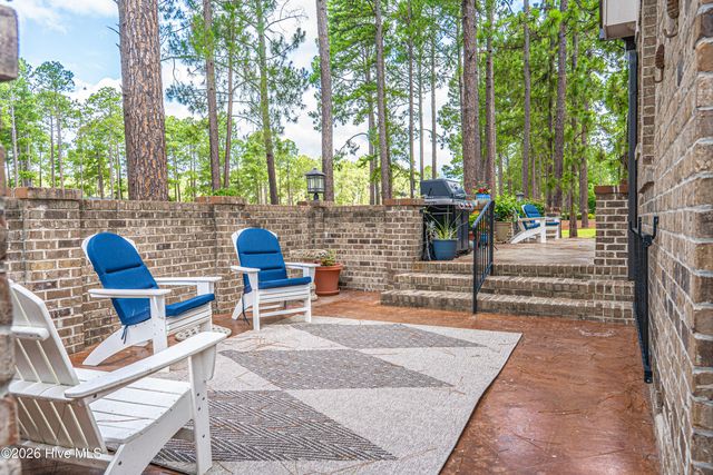 38 E Augusta Lane, Southern Pines, NC 28387