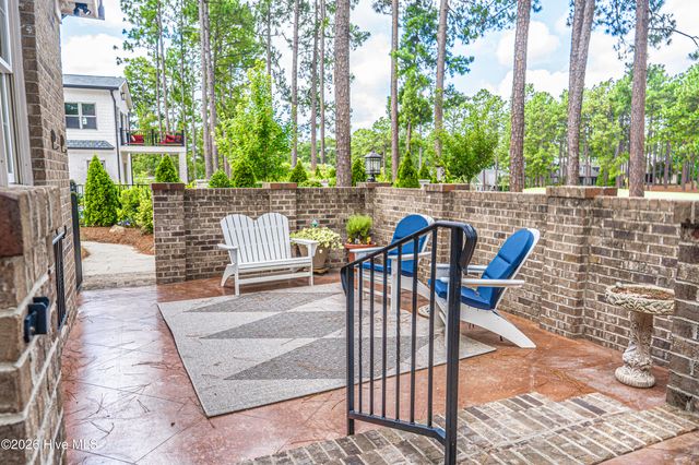 38 E Augusta Lane, Southern Pines, NC 28387