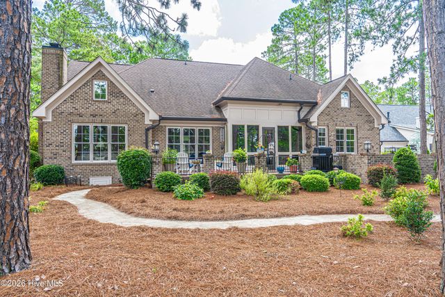 38 E Augusta Lane, Southern Pines, NC 28387