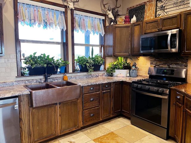 407 Texas Oak, Alpine, TX 79830