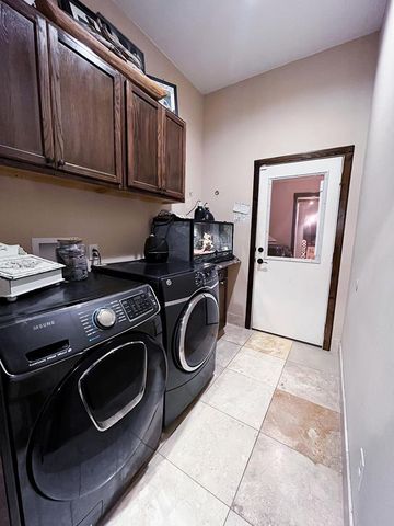 407 Texas Oak, Alpine, TX 79830