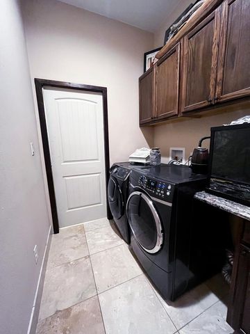 407 Texas Oak, Alpine, TX 79830