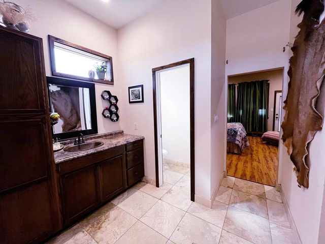 407 Texas Oak, Alpine, TX 79830