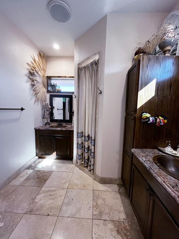 407 Texas Oak, Alpine, TX 79830