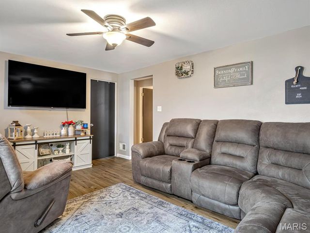 100 Lemen Street, Waterloo, IL 62298