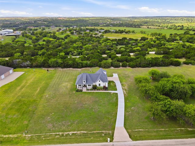400 Stone Mountain Court, Cresson, TX 76035