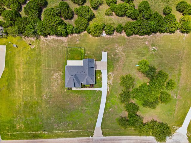 400 Stone Mountain Court, Cresson, TX 76035