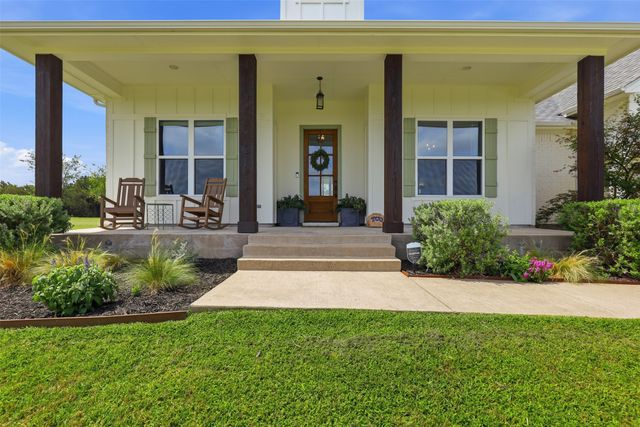 400 Stone Mountain Court, Cresson, TX 76035