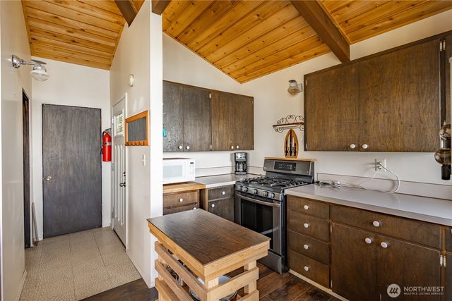 60 Eliza Island, Bellingham, WA 98226