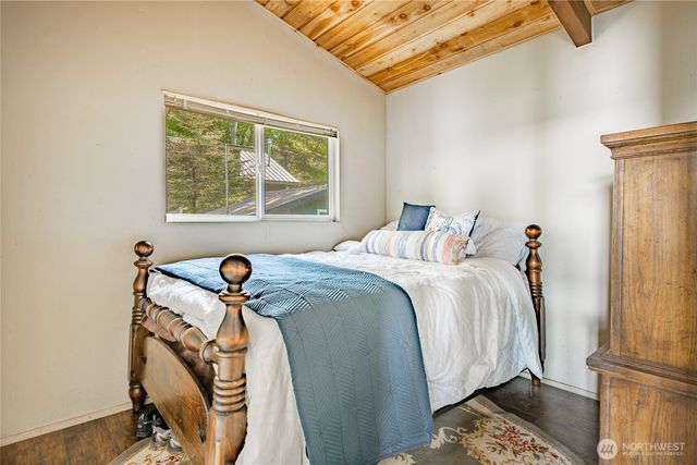 60 Eliza Island, Bellingham, WA 98226