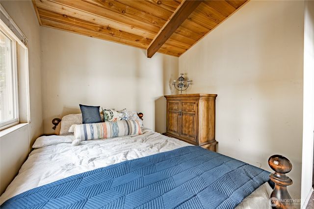 60 Eliza Island, Bellingham, WA 98226