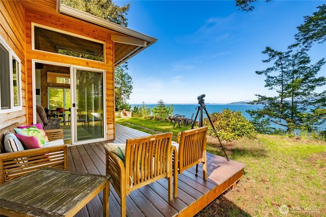 60 Eliza Island, Bellingham, WA 98226
