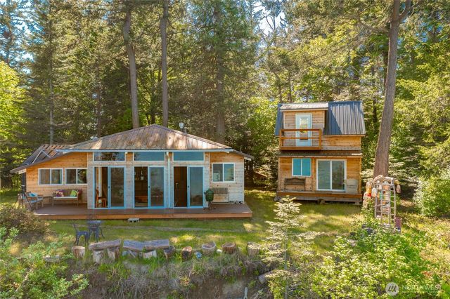 60 Eliza Island, Bellingham, WA 98226