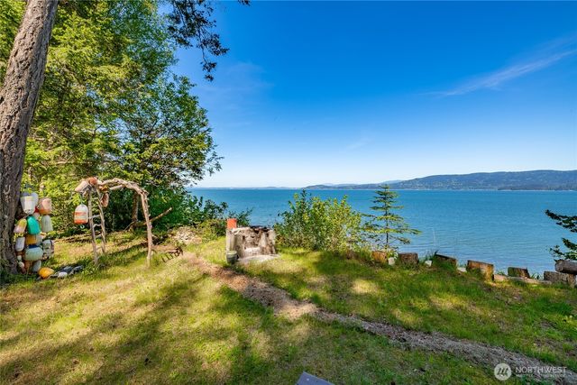 60 Eliza Island, Bellingham, WA 98226