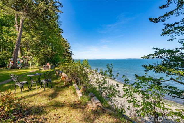 60 Eliza Island, Bellingham, WA 98226