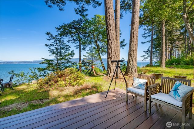 60 Eliza Island, Bellingham, WA 98226