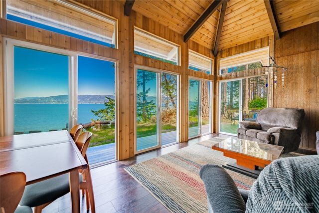 60 Eliza Island, Bellingham, WA 98226