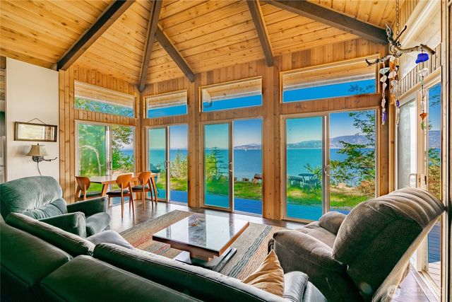 60 Eliza Island, Bellingham, WA 98226
