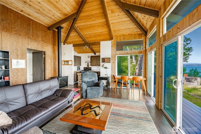 60 Eliza Island, Bellingham, WA 98226