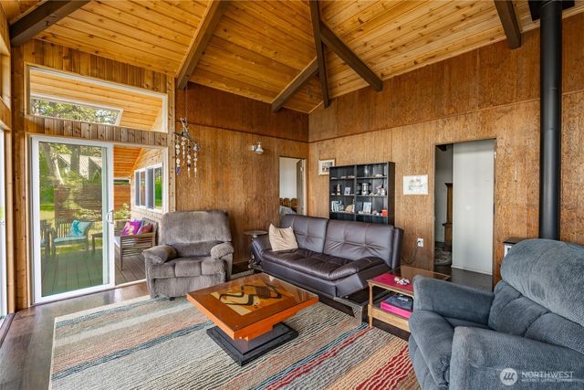 60 Eliza Island, Bellingham, WA 98226