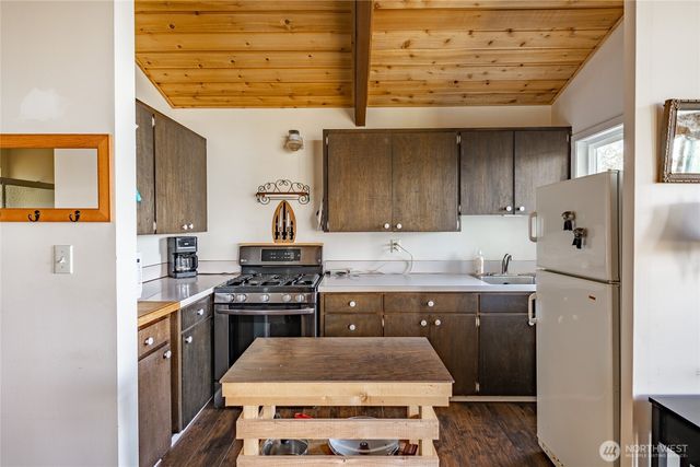 60 Eliza Island, Bellingham, WA 98226