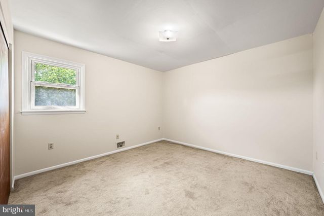 102 VILLAGE DR, Boyertown, PA 19512