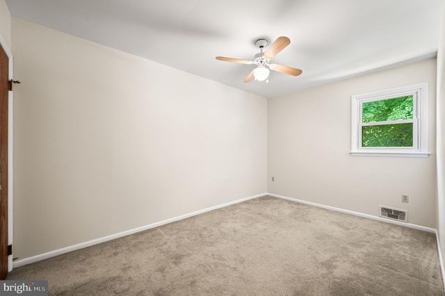 102 VILLAGE DR, Boyertown, PA 19512
