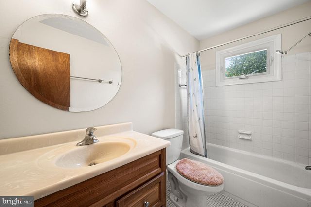 102 VILLAGE DR, Boyertown, PA 19512