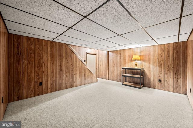102 VILLAGE DR, Boyertown, PA 19512