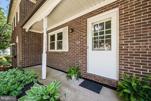 102 VILLAGE DR, Boyertown, PA 19512