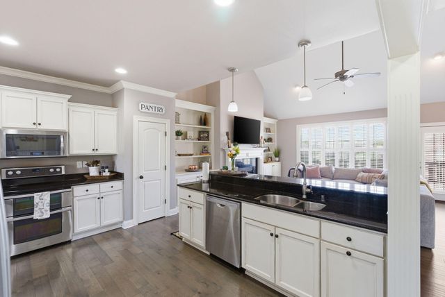 141 Minnow Cove Court, Nicholasville, KY 40356