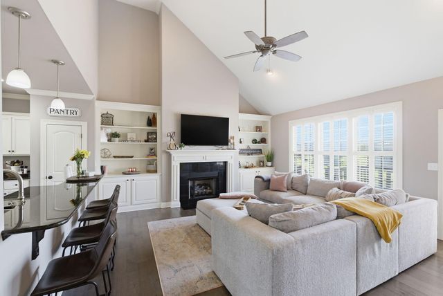 141 Minnow Cove Court, Nicholasville, KY 40356