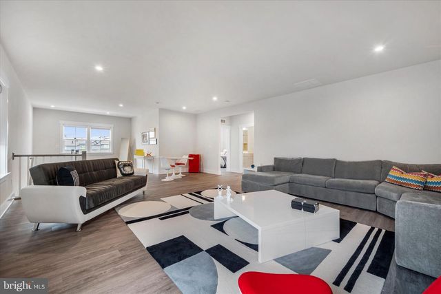 43441 BETTYS FARM DR, Chantilly, VA 20152