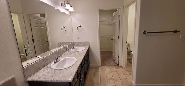 2153 Lombard Lane, Clovis, CA 93619