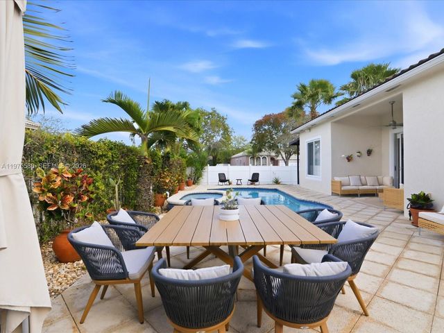 14205 NW 21st St, Pembroke Pines, FL 33028