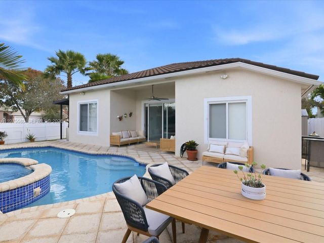 14205 NW 21st St, Pembroke Pines, FL 33028