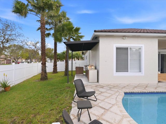 14205 NW 21st St, Pembroke Pines, FL 33028