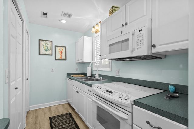 6001 - 5237 S Kings Hwy., Myrtle Beach, SC 29575