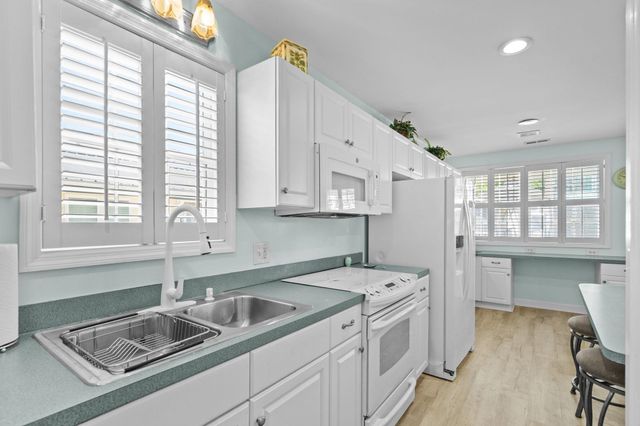 6001 - 5237 S Kings Hwy., Myrtle Beach, SC 29575