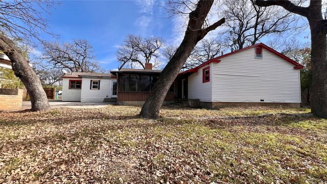 2522 N Hughes Avenue, Fort Worth, TX 76103