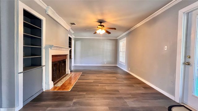 2522 N Hughes Avenue, Fort Worth, TX 76103