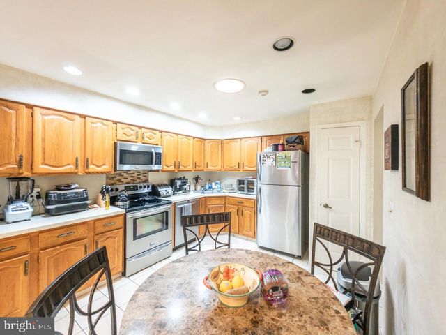 6-B PATRICK HENRY CT, Monroe Township, NJ 08831