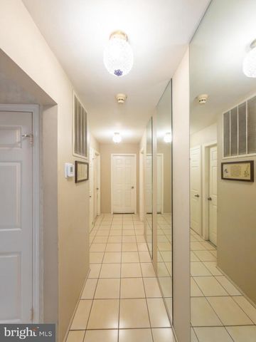 6-B PATRICK HENRY CT, Monroe Township, NJ 08831