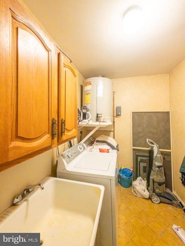 6-B PATRICK HENRY CT, Monroe Township, NJ 08831