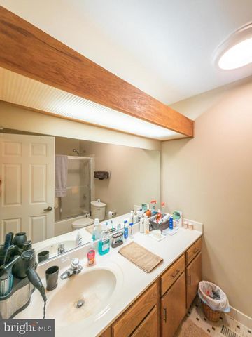 6-B PATRICK HENRY CT, Monroe Township, NJ 08831
