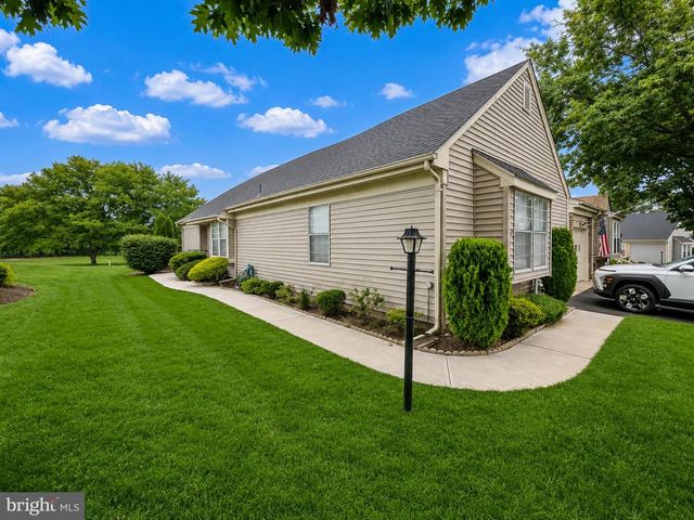 6-B PATRICK HENRY CT, Monroe Township, NJ 08831