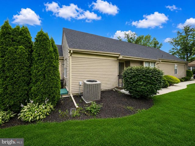 6-B PATRICK HENRY CT, Monroe Township, NJ 08831