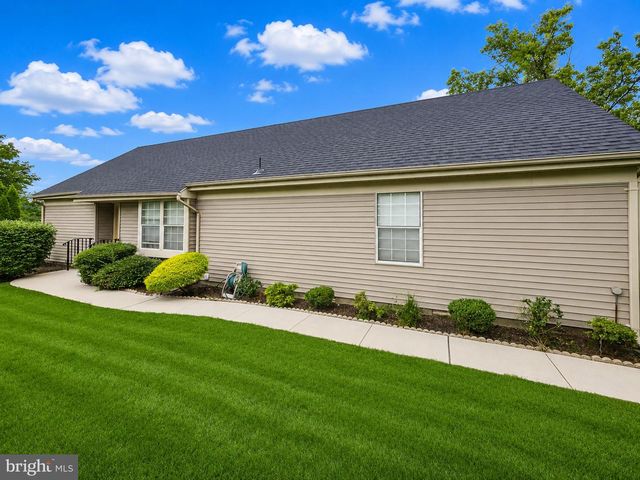 6-B PATRICK HENRY CT, Monroe Township, NJ 08831